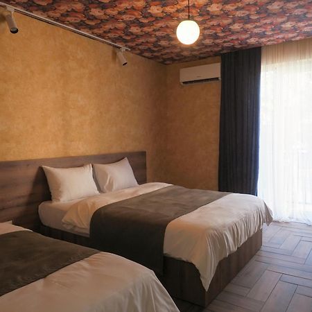 Hotel Hills In Old Tbilisi Exteriör bild
