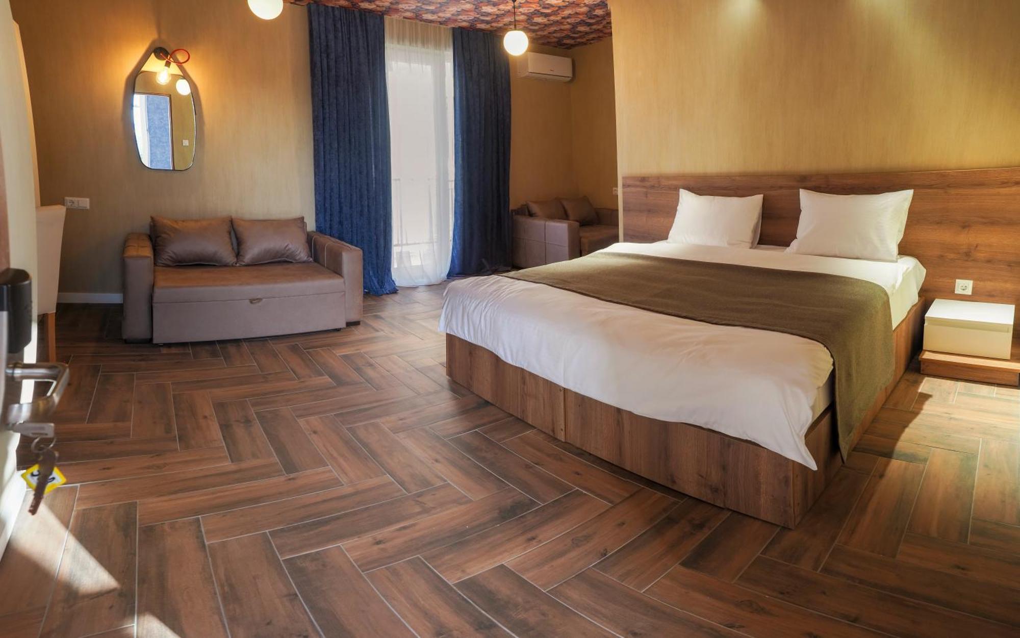 Hotel Hills In Old Tbilisi Exteriör bild