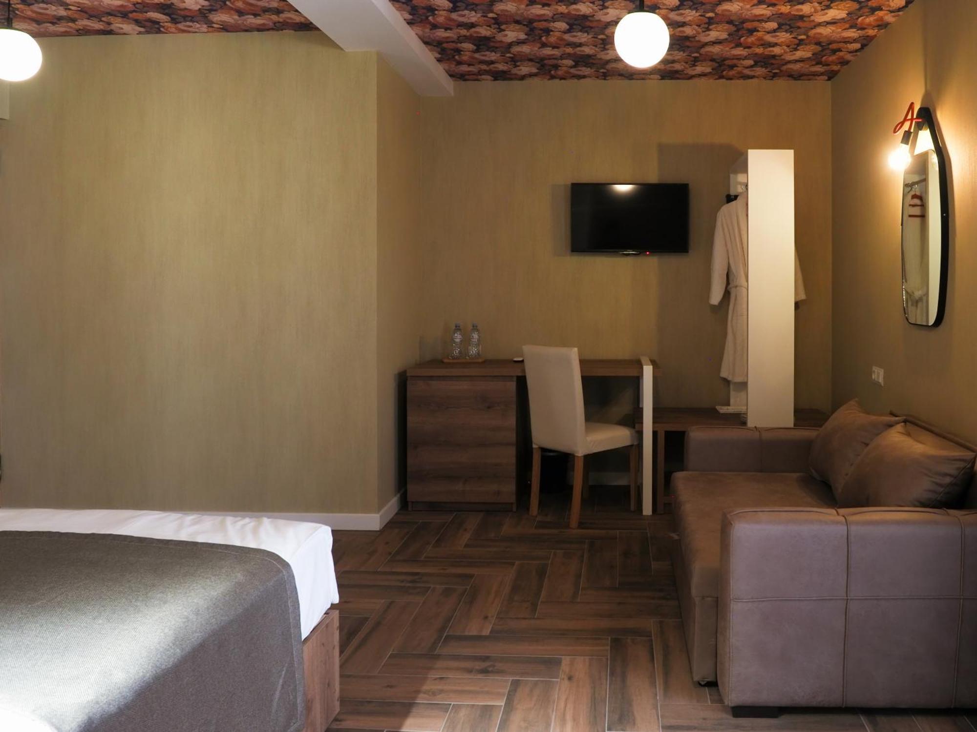 Hotel Hills In Old Tbilisi Exteriör bild