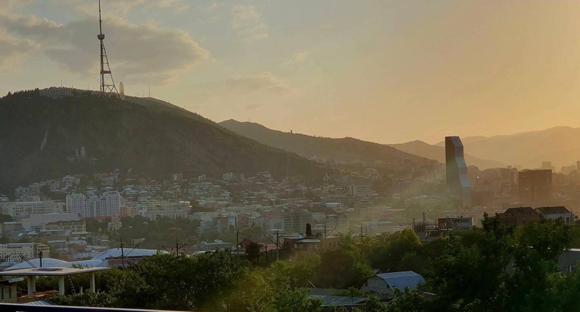 Hotel Hills In Old Tbilisi Exteriör bild