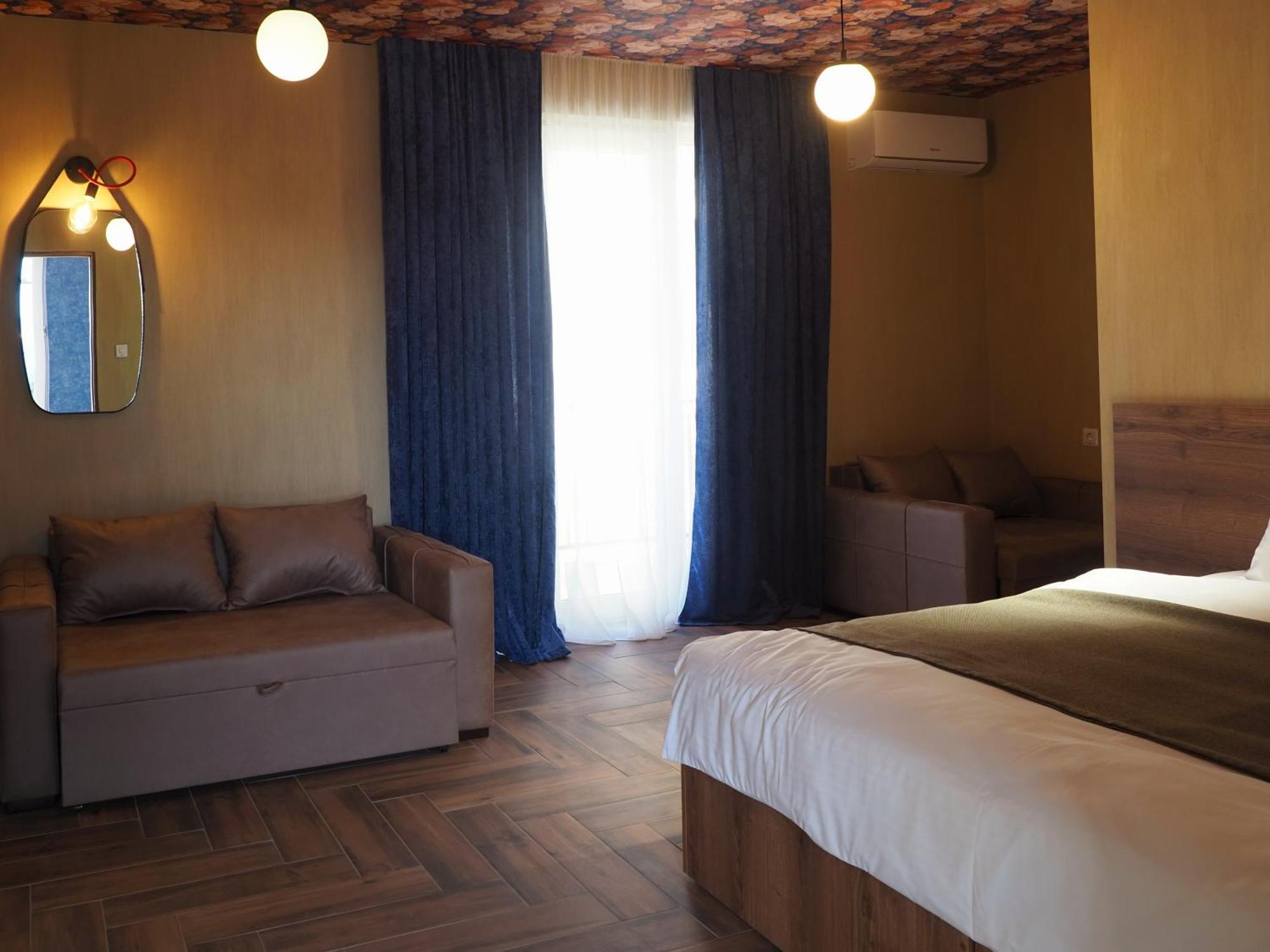 Hotel Hills In Old Tbilisi Exteriör bild
