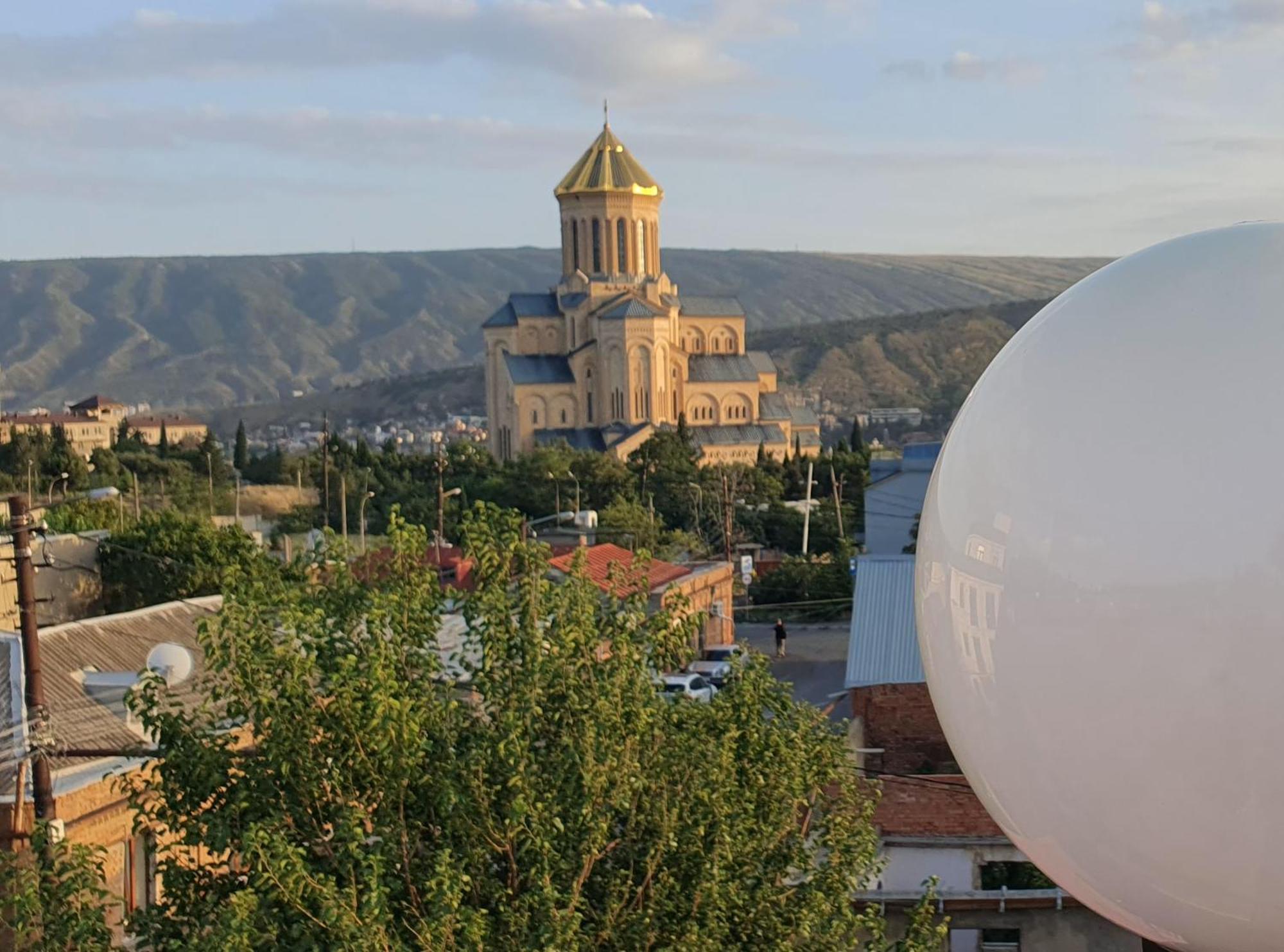 Hotel Hills In Old Tbilisi Exteriör bild